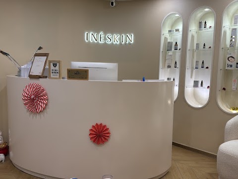 Ineskin 暗瘡凹凸洞治療中心