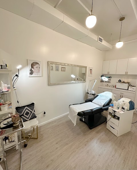 DASHACOSMETOLOGY | Facials NYC | Aesthetic Injector