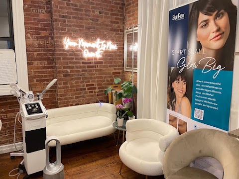 JLoo Beauty Experts