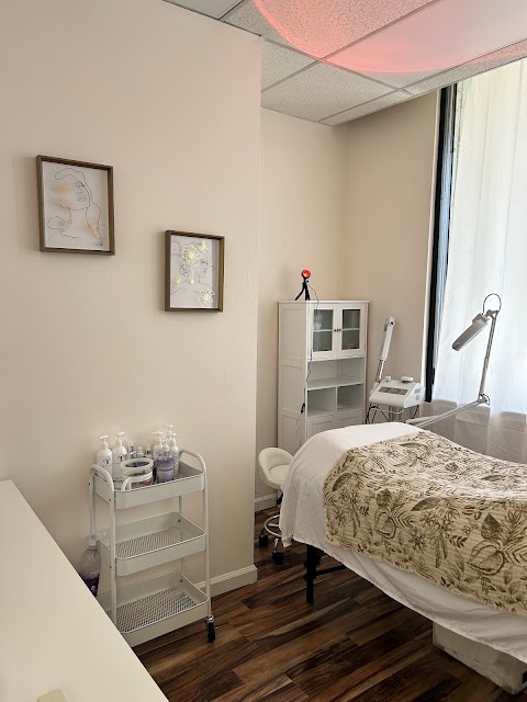 Faccia Bella beauty bar Riverside Ca Facials