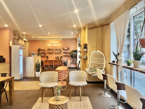 Organic Skincare + Wellness Bar: Facials | Body Massage | Sugaring | Sauna | Wellness Drinks