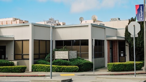 UCSF Psoriasis and Skin Treatment Center