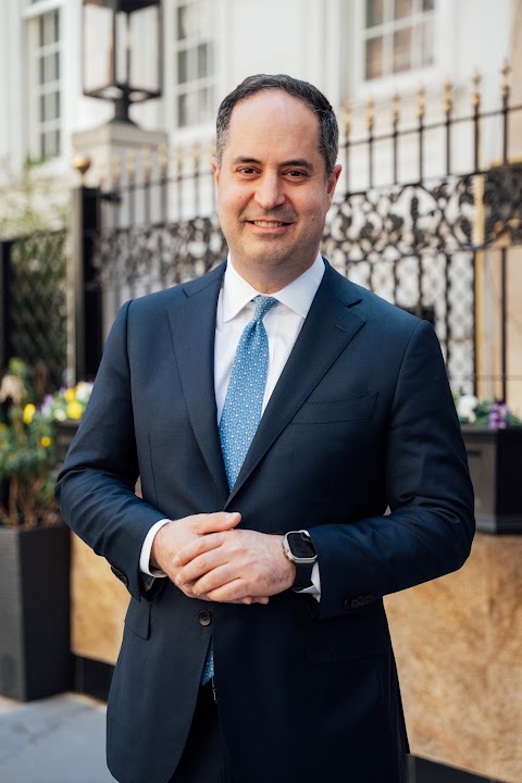 Dr. Robert Anolik