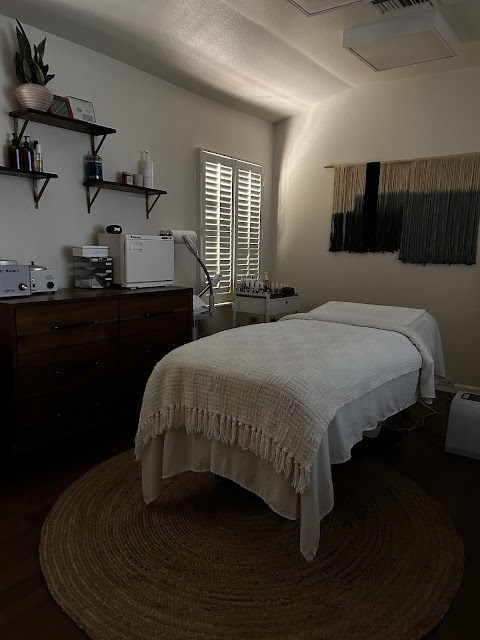 Luxe Skin Bar