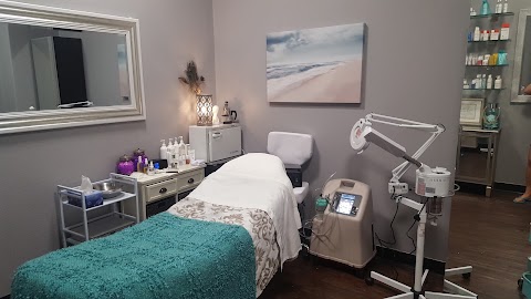 Le Vie Skincare by Leslie Morand