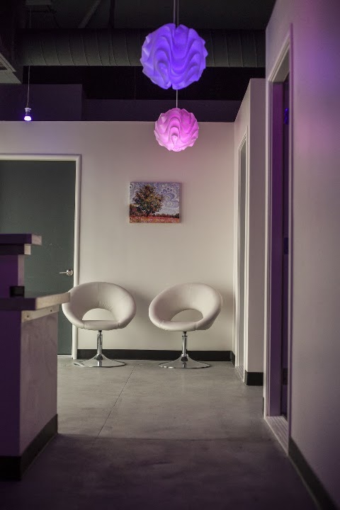 Salt7even Float Center