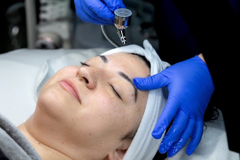 On the Glo beauty suites
