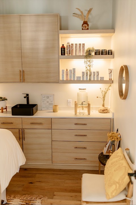 Moon Lux Skin & Wellness