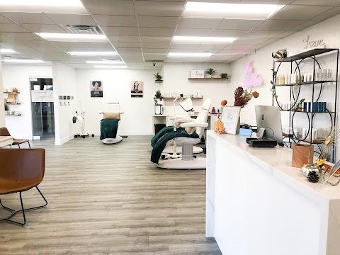 Taylor'd Skin Studio + Acne Spot Program
