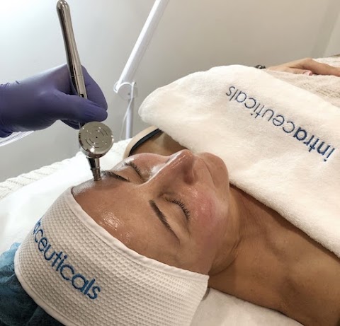Esthologie Skin Services