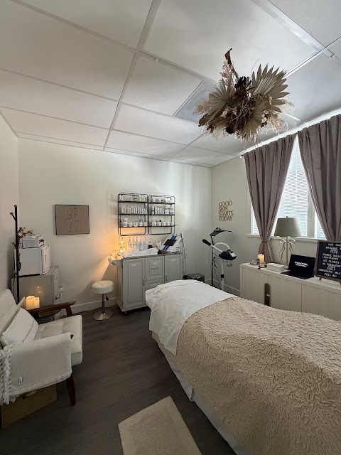 Simply Facials | Thousand Oaks Esthetician