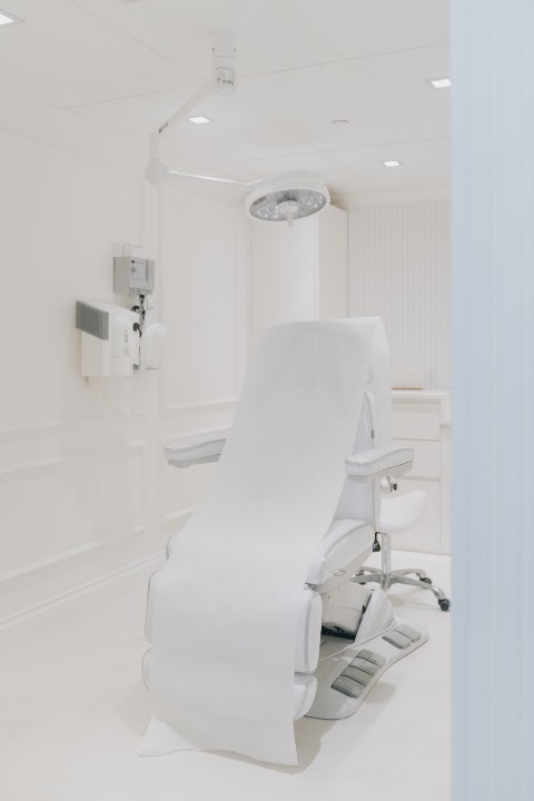 L'AVENUE Dermatology & Aesthetic Surgery