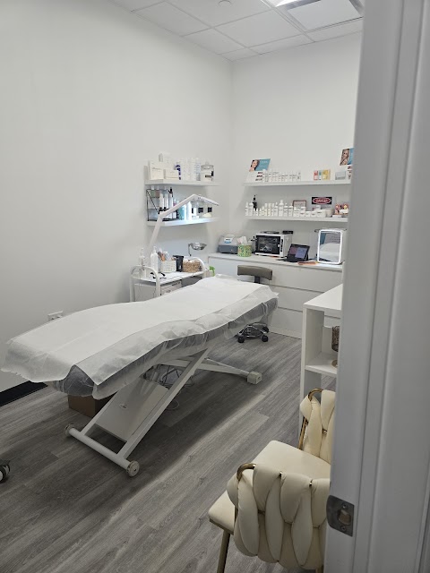 Acne Clinic NYC: hormonal, comedonal, inflamed, teen, PCOS acne