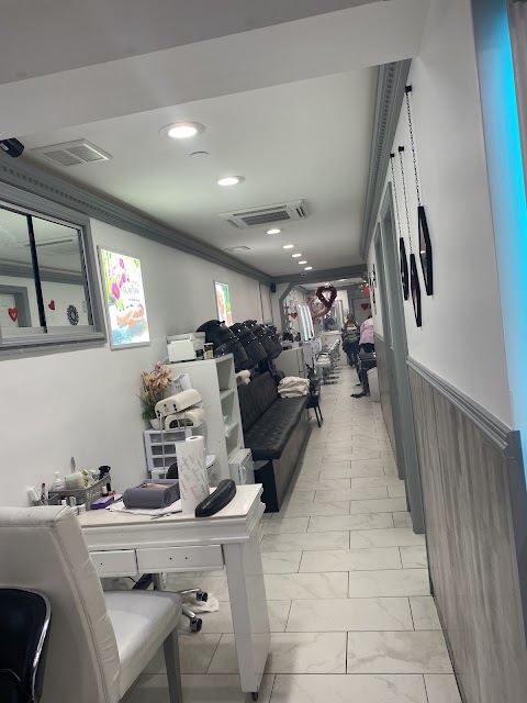 Glam Spa and Beauty Lounge