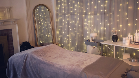 Kneading Vitality Therapeutic Massage