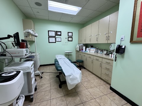 Rendr 百康仁德- Ann Y. Long, MD 龍泳州 醫生