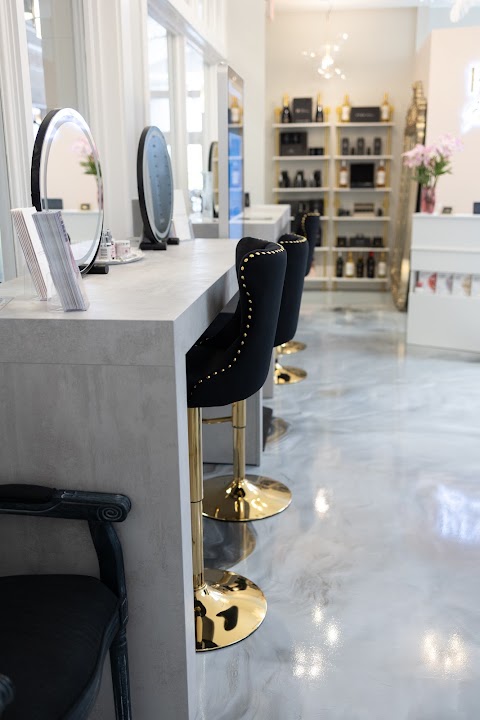 Rewind Beauty Bar