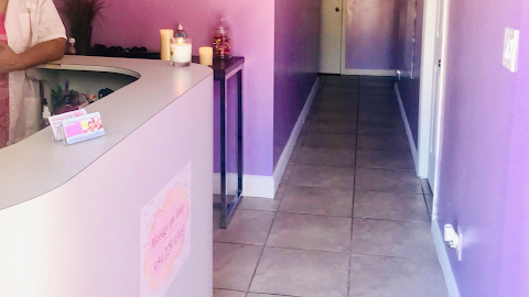 massage and spa lakay