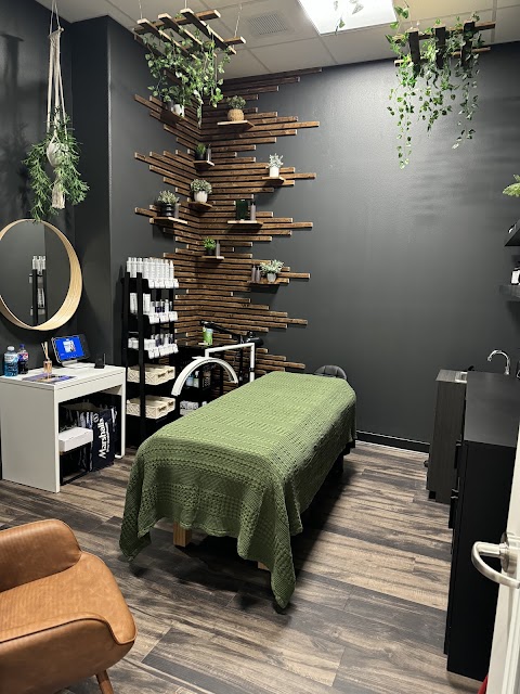 Eternal Rose -A Beauty Lounge-