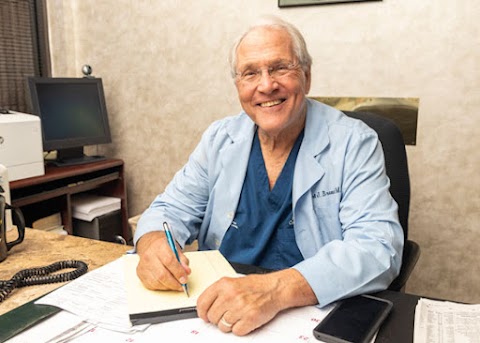 Beauty by Brueck - Dr. Robert Brueck