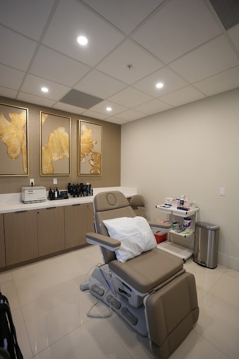 The Glow Suite by Chopra | Medical Spa