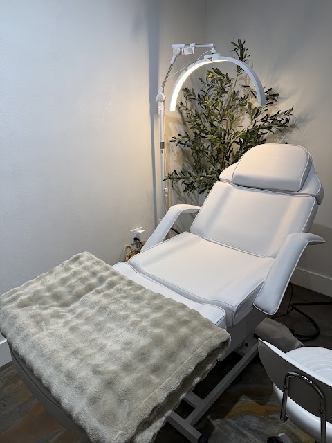 Abril Laser AC Studio