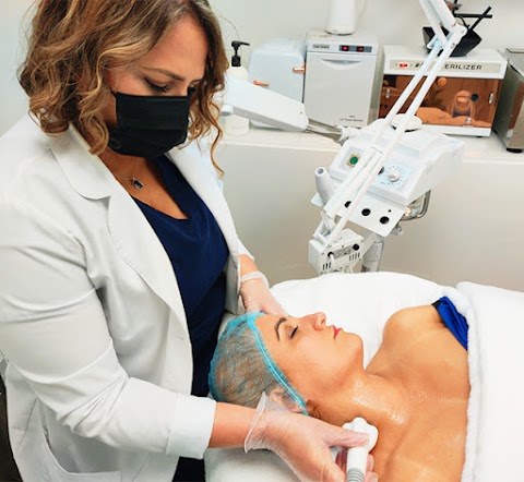 Yamila's Faces Skin Care - Hallandale Beach