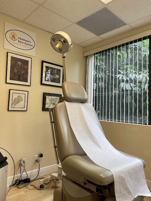 DERMATOLOGO Children's Skin Center