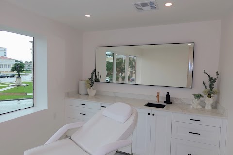 The Lip Spa, by Dr. Jen Pérez