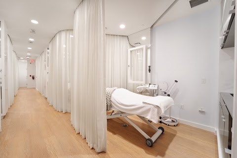 Silver Mirror Facial Bar - Brickell
