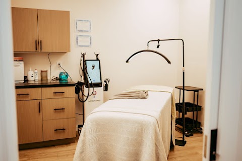 Timeless Beauty Studio- East Venice Ave