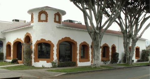 LUX HOUSE OF BEAUTY