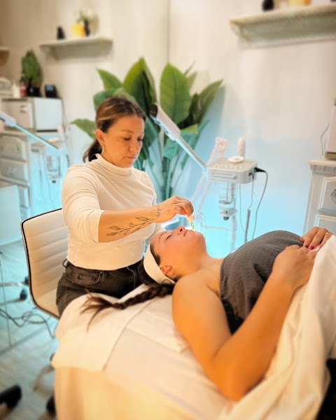 MoniqueTheFacialist