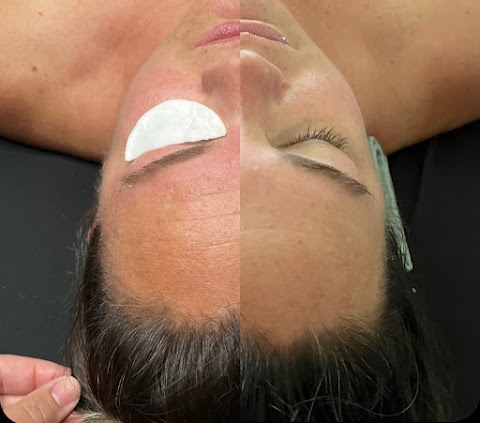 SKN. The Rock.N.Rouge Facialist