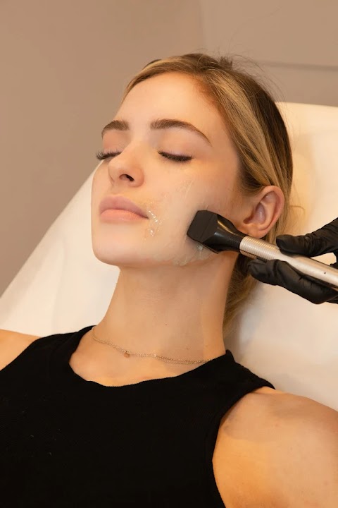 Luxbae Salon and Med Spa