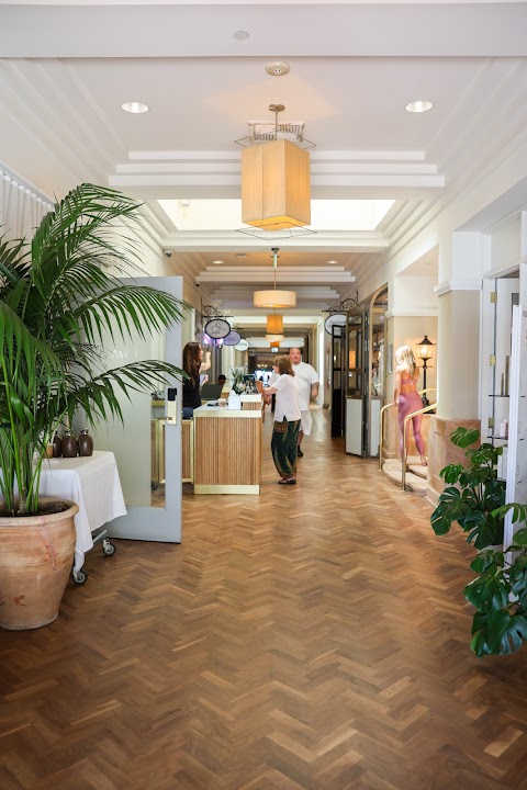 EMWell Spa