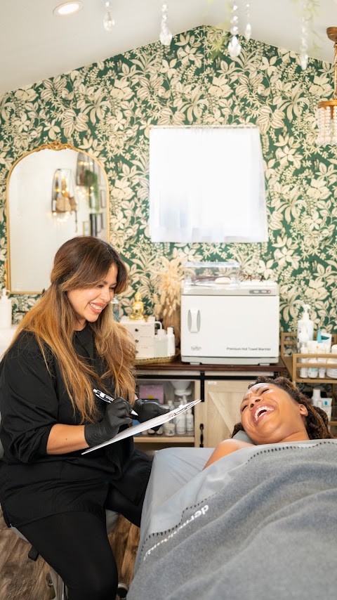Good Glow Skin Therapy