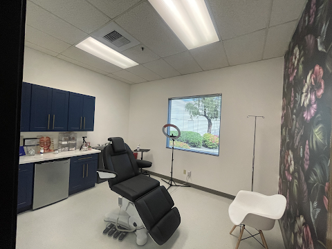 Savvy Beauty and Wellness